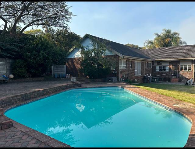 4 BEDROOM HOUSE FOR SALE IN SIGNAL HILL
